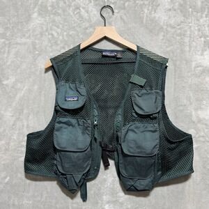 Patagonia Fishing Vest Mens L Green Mesh Pockets Athletic Fit Adjustable Front